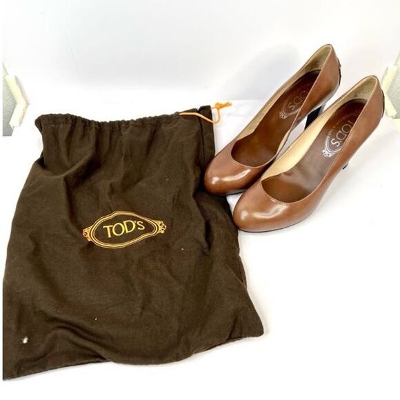 Tod's Size 5 (EU 35.5) Brown Leather 3.5 Heels With Black Studs Back of Heels - Picture 3 of 16